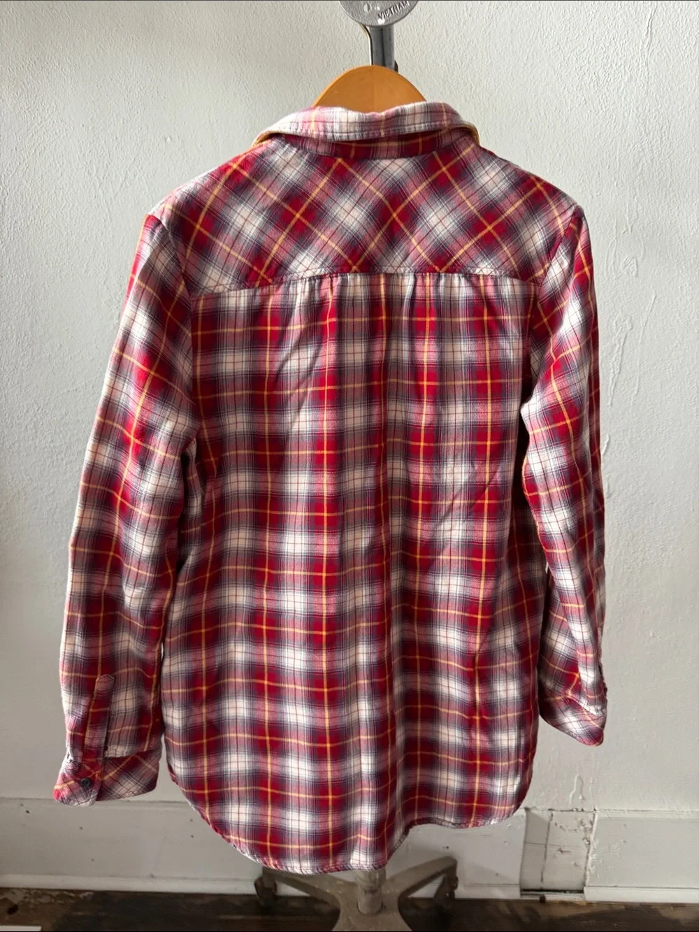 Pendleton Flannel Button Up Size Medium - Picture 3 of 3